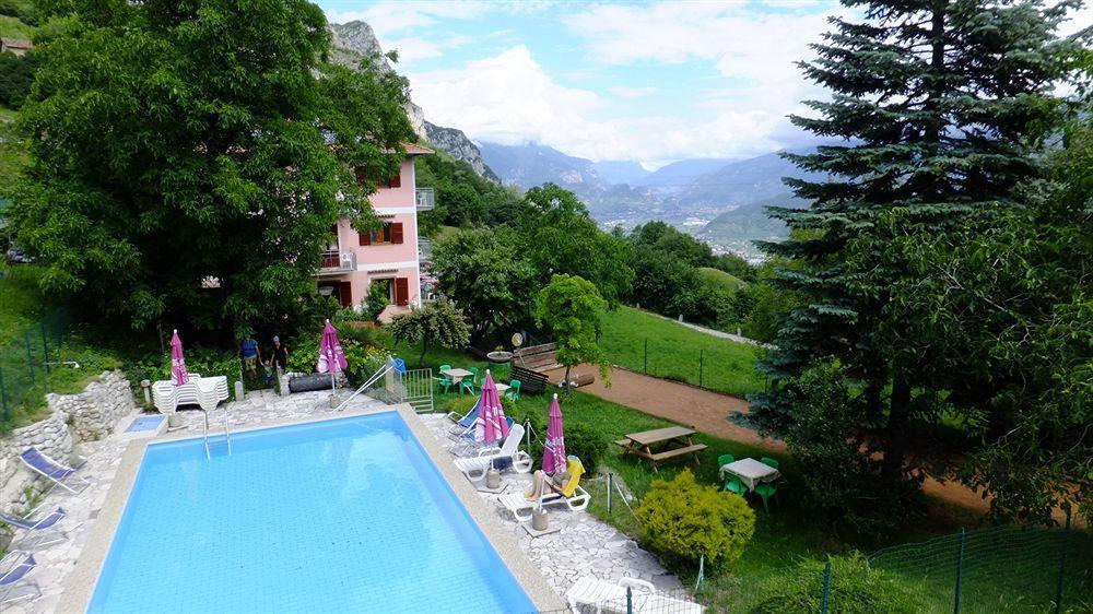 Hotel Rosalpina Riva del Garda Buitenkant foto