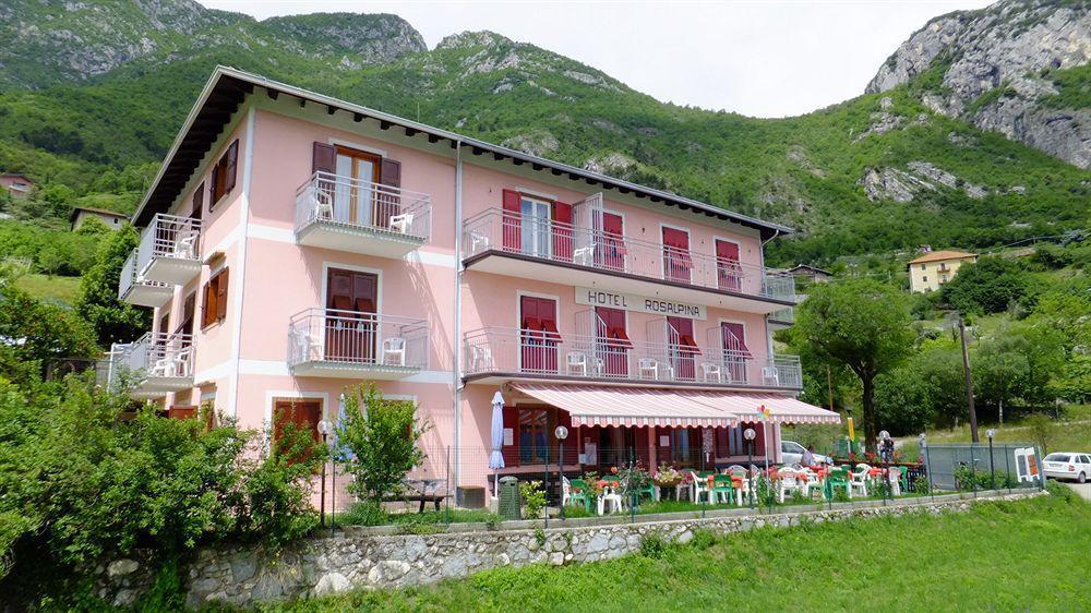 Hotel Rosalpina Riva del Garda Buitenkant foto