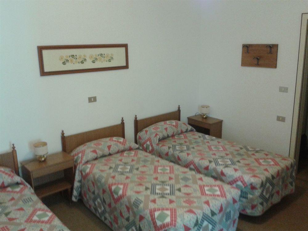 Hotel Rosalpina Riva del Garda Buitenkant foto