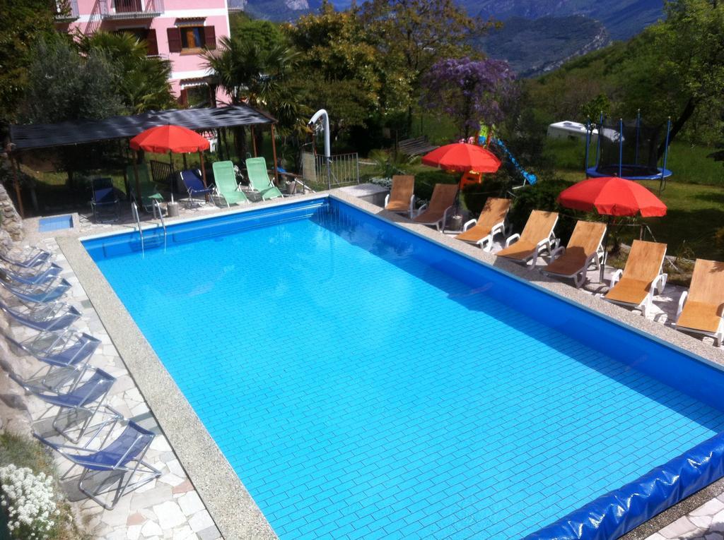 Hotel Rosalpina Riva del Garda Buitenkant foto