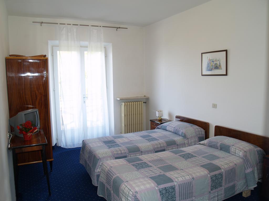 Hotel Rosalpina Riva del Garda Buitenkant foto