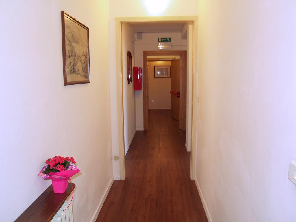 Hotel Rosalpina Riva del Garda Buitenkant foto