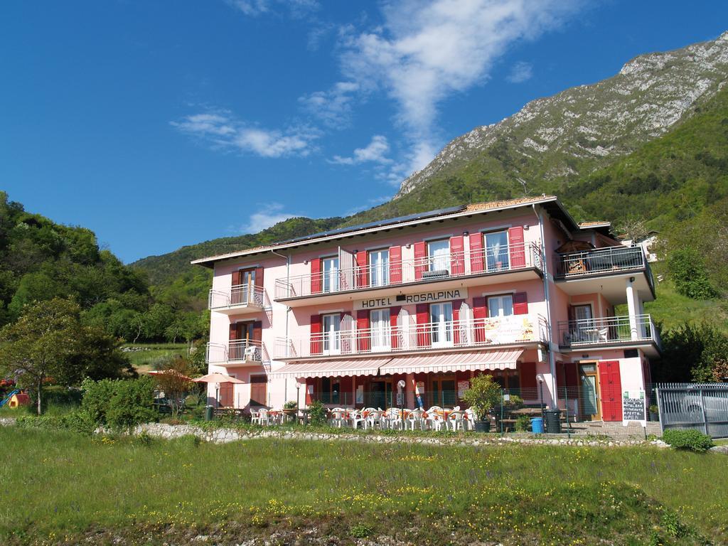 Hotel Rosalpina Riva del Garda Buitenkant foto