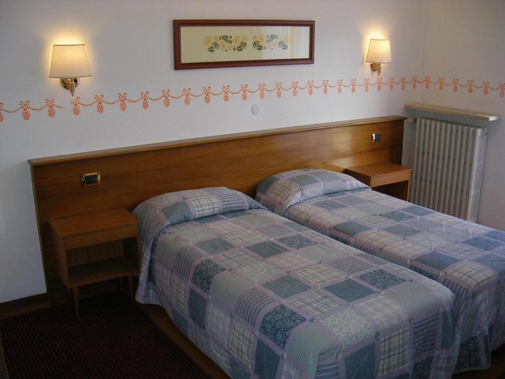Hotel Rosalpina Riva del Garda Kamer foto