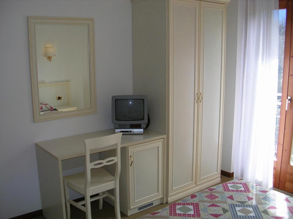 Hotel Rosalpina Riva del Garda Kamer foto